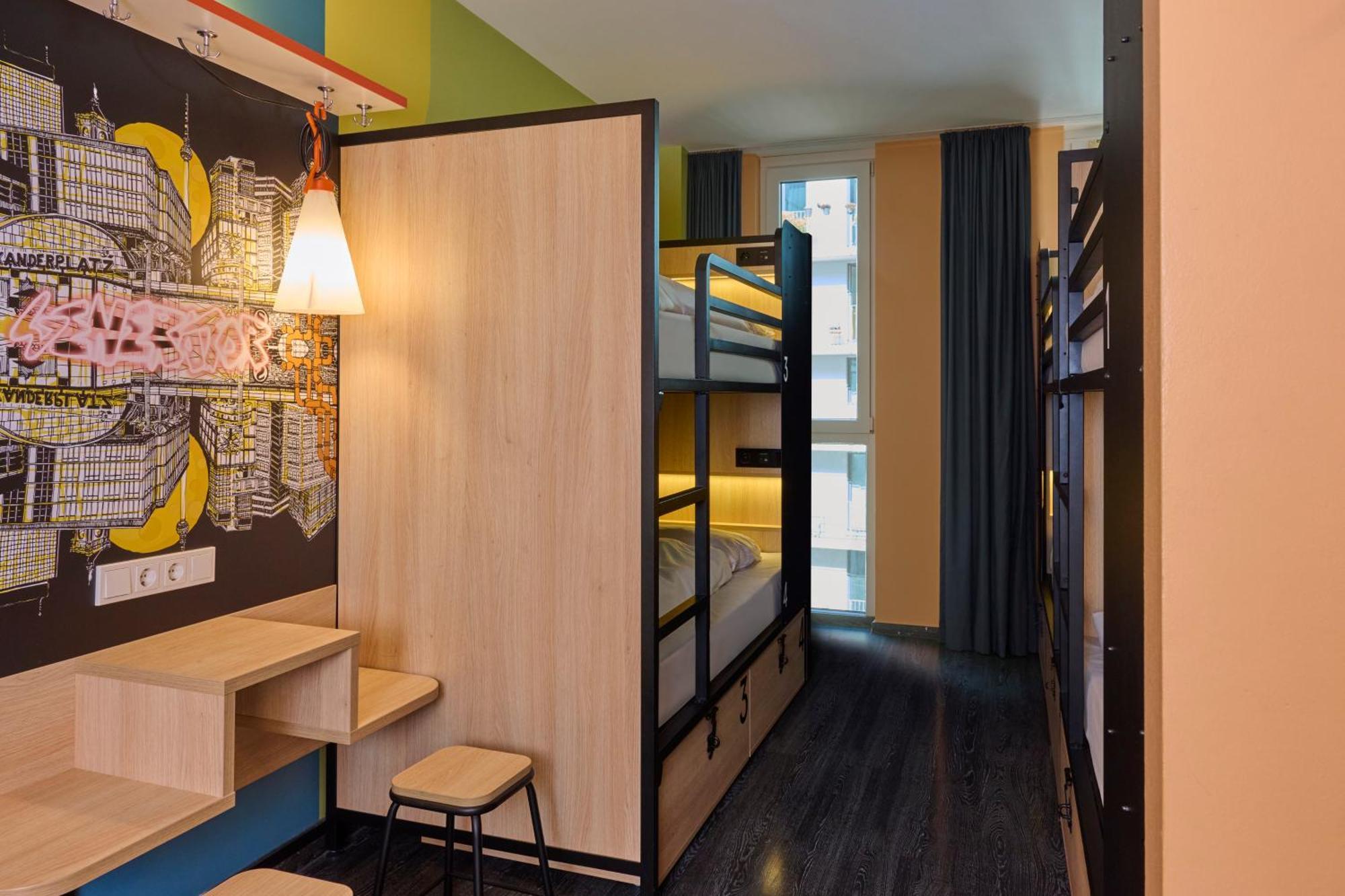 6-Bed Room