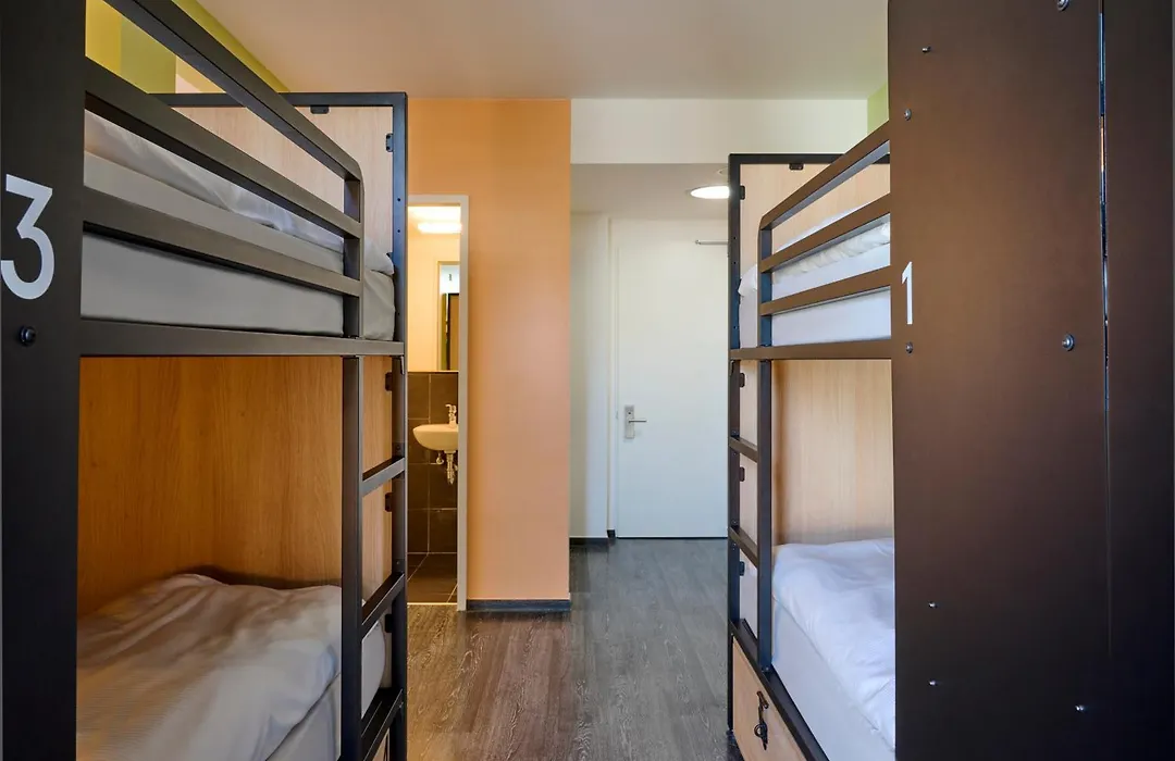 ONE80° Hostels Berlin-1