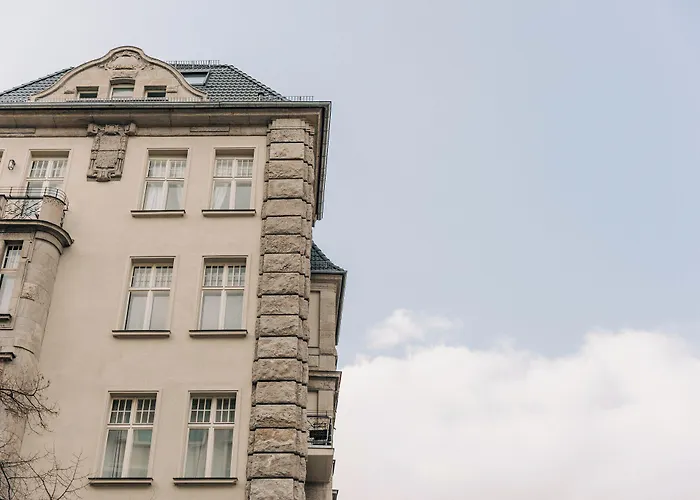 Frankfurter Allee Apartments By Sabine Berlin